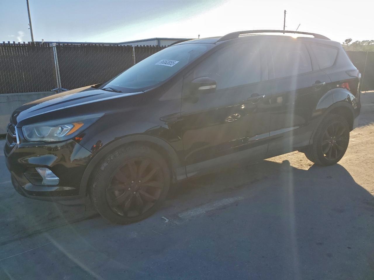 Ford Escape Titanium Image 1