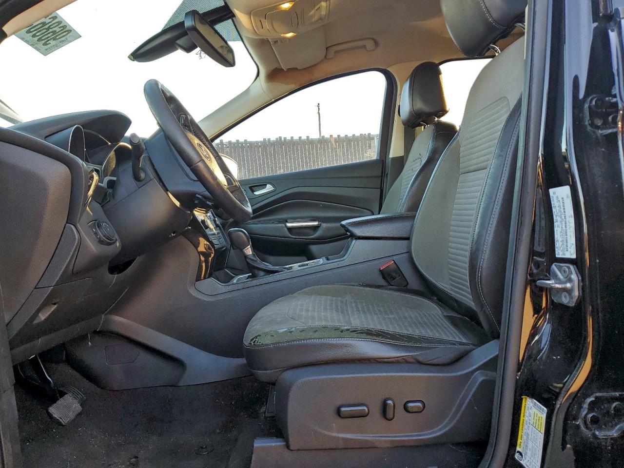 Ford Escape Titanium Image 7