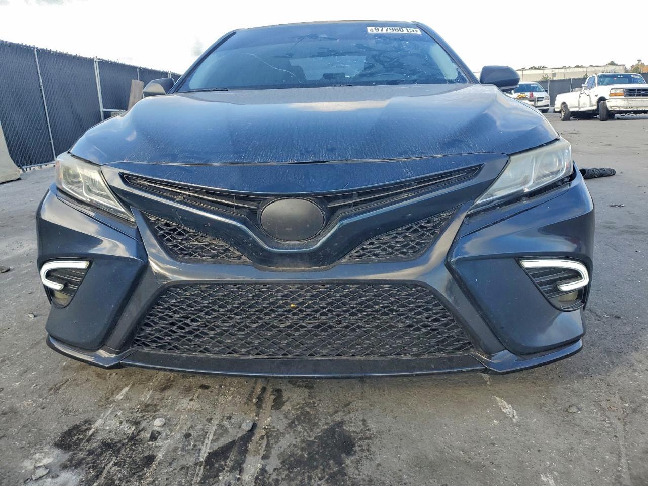 Toyota Camry L Image 9