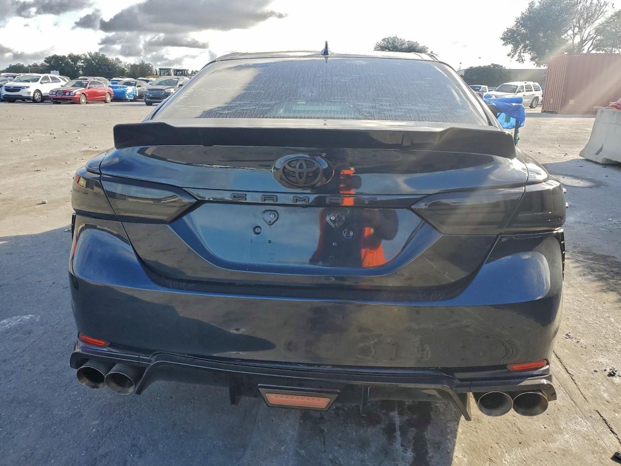 Toyota Camry L Image 8