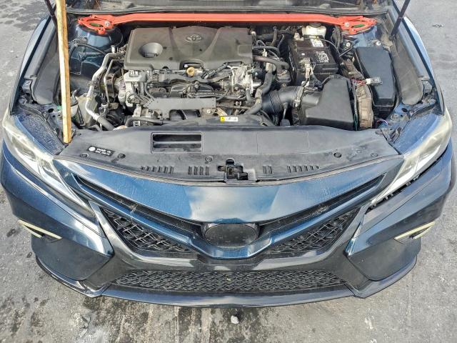 Toyota Camry L Image 4