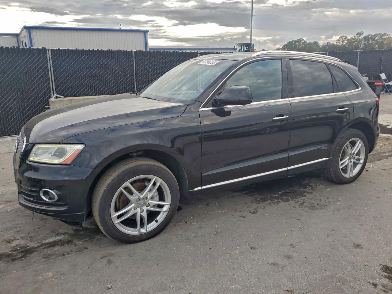 Audi Q5 Premium Plus Image 1