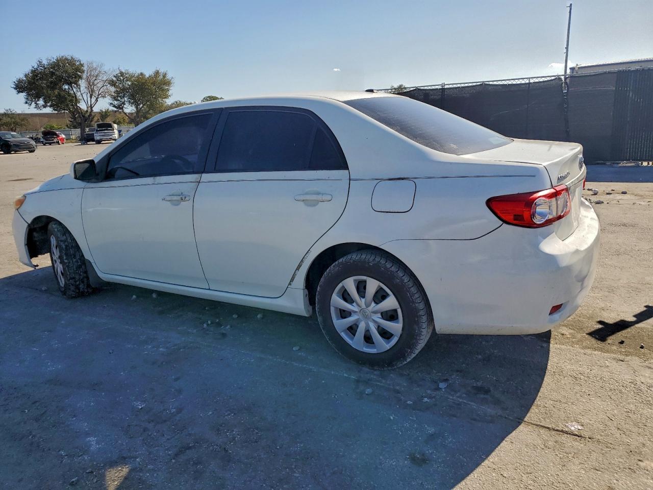 Toyota Corolla Base Image 5