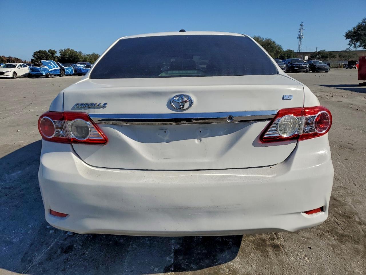 Toyota Corolla Base Image 7