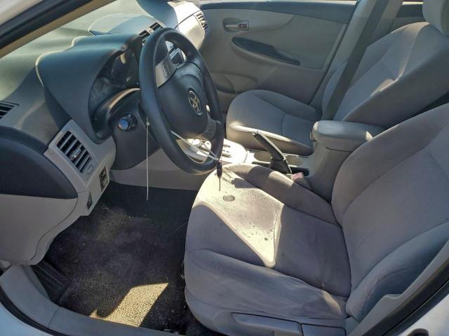 Toyota Corolla Base Image 8