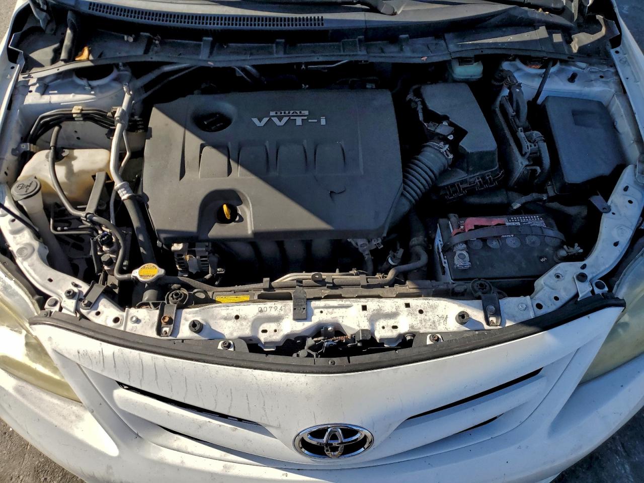 Toyota Corolla Base Image 9