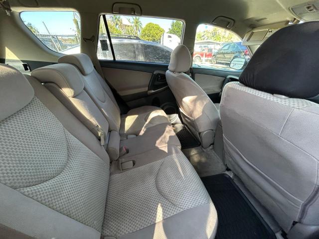 Toyota RAV4 Image 7