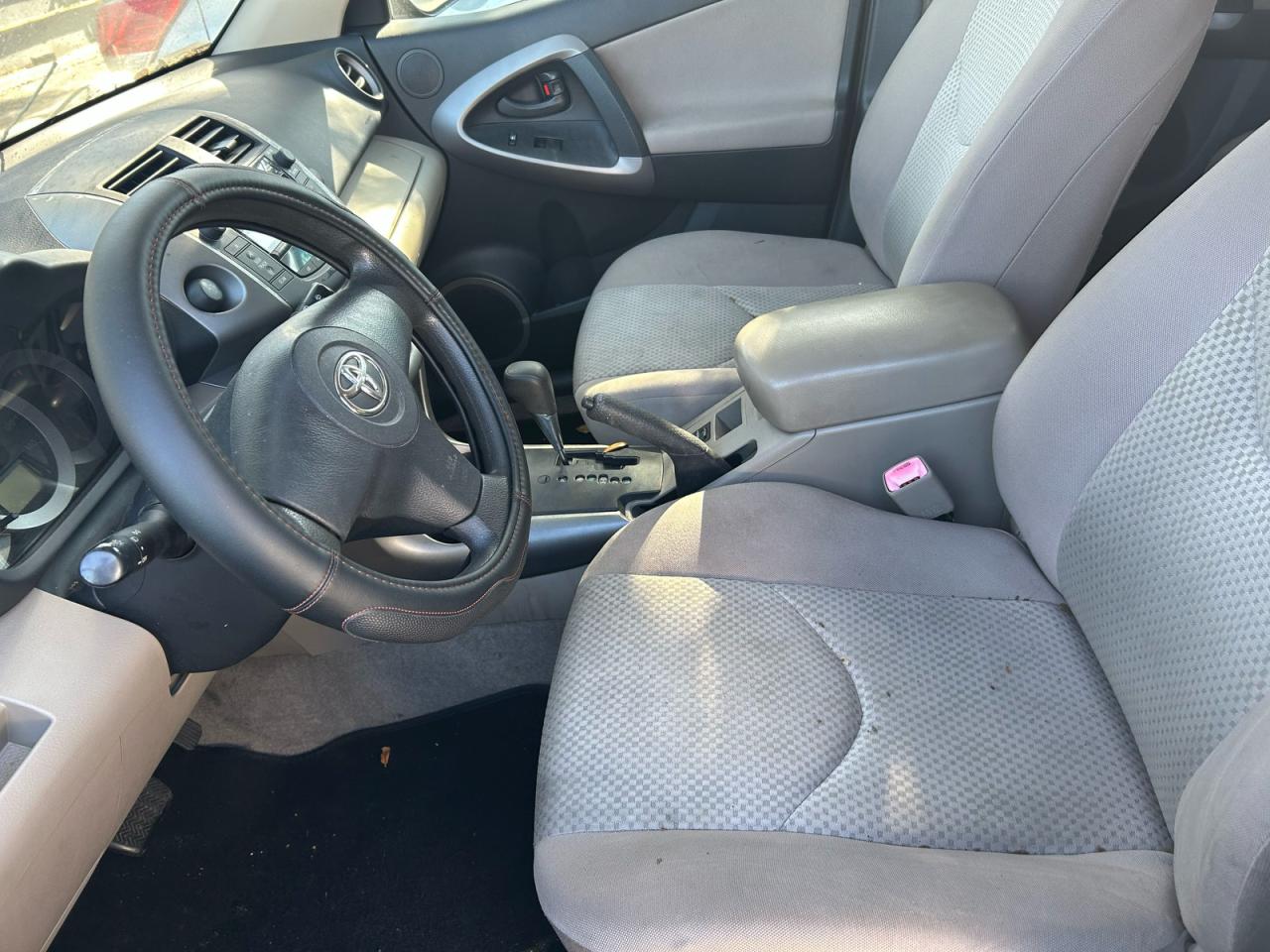 Toyota RAV4 Image 10