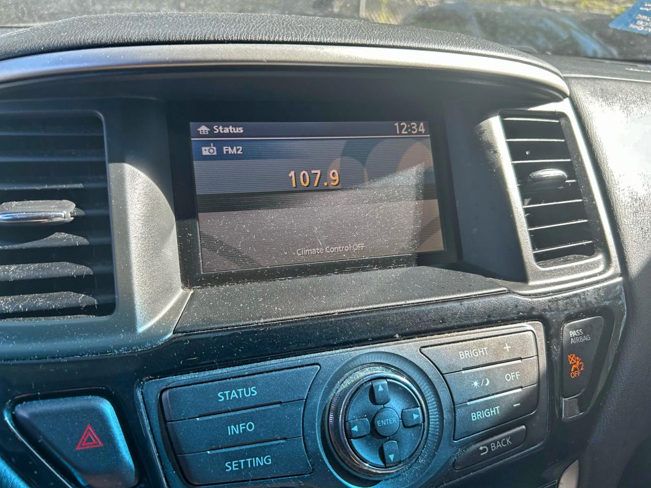 Nissan Pathfinder S Image 12