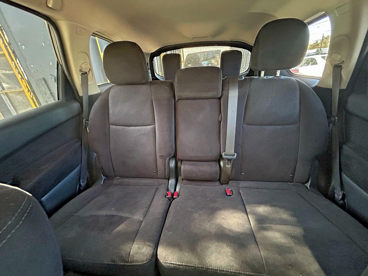 Nissan Pathfinder S Image 5