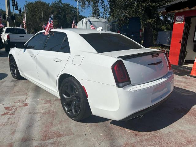 Chrysler 300 Touring Image 14