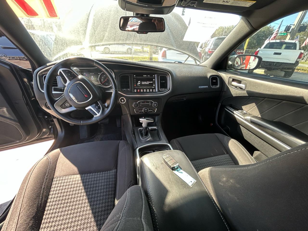 Dodge Charger Sxt Image 8