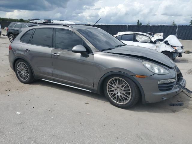Porsche Cayenne S Image 3