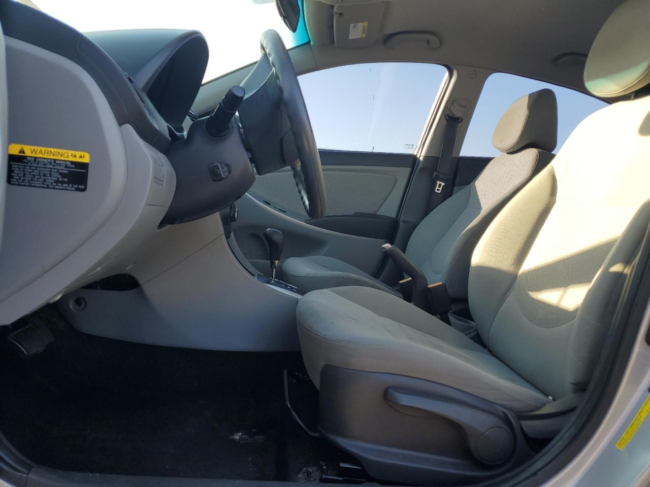 Hyundai ACCENT Gls Image 9