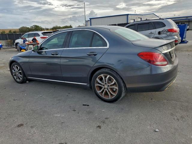 Mercedes-Benz C-Class 300 Image 3