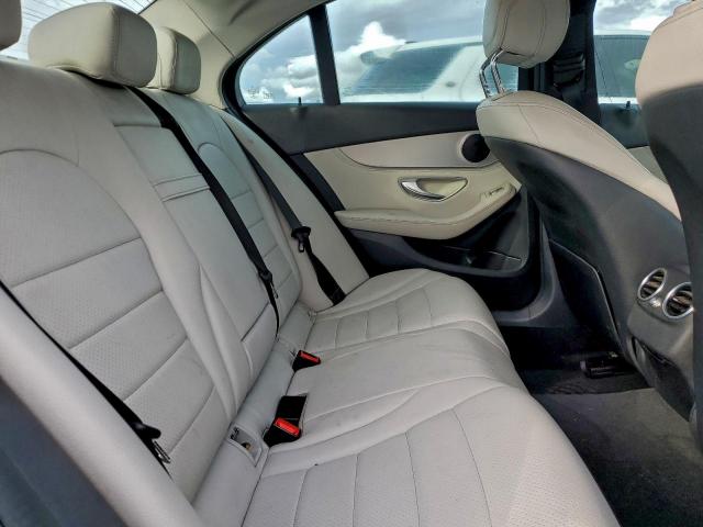 Mercedes-Benz C-Class 300 Image 7