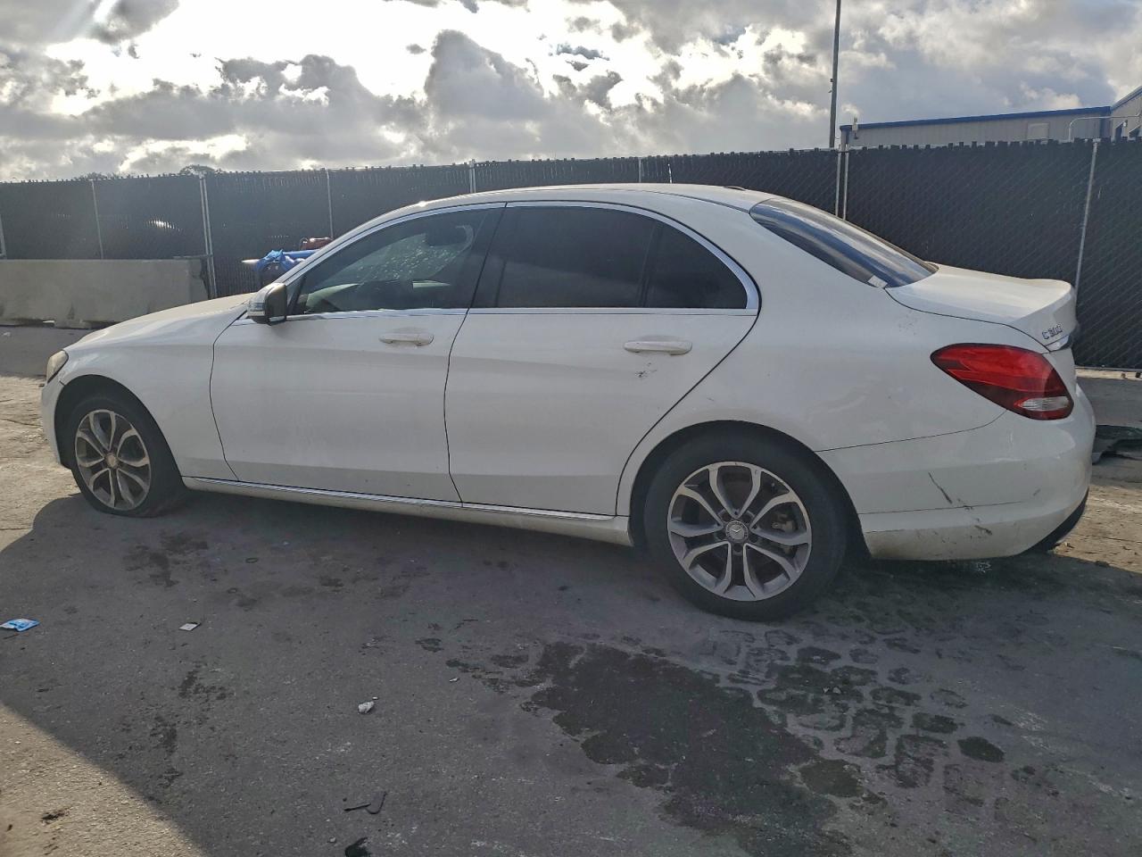 Mercedes-Benz C-Class 300 4matic Image 9