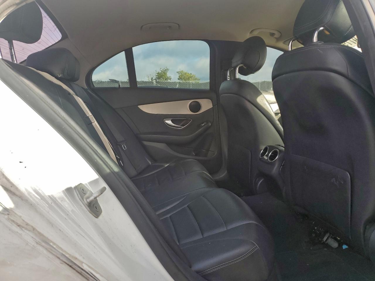 Mercedes-Benz C-Class 300 4matic Image 2