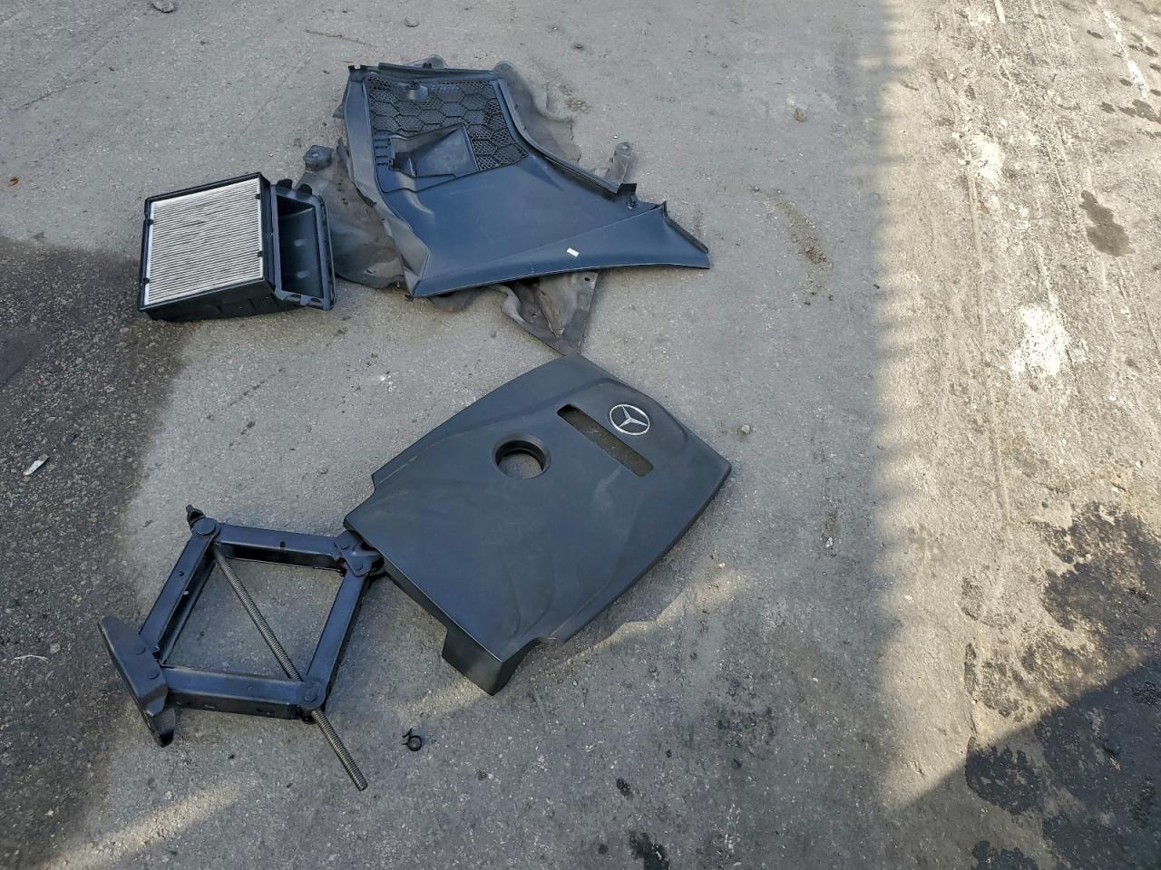 Mercedes-Benz C-Class 300 4matic Image 8