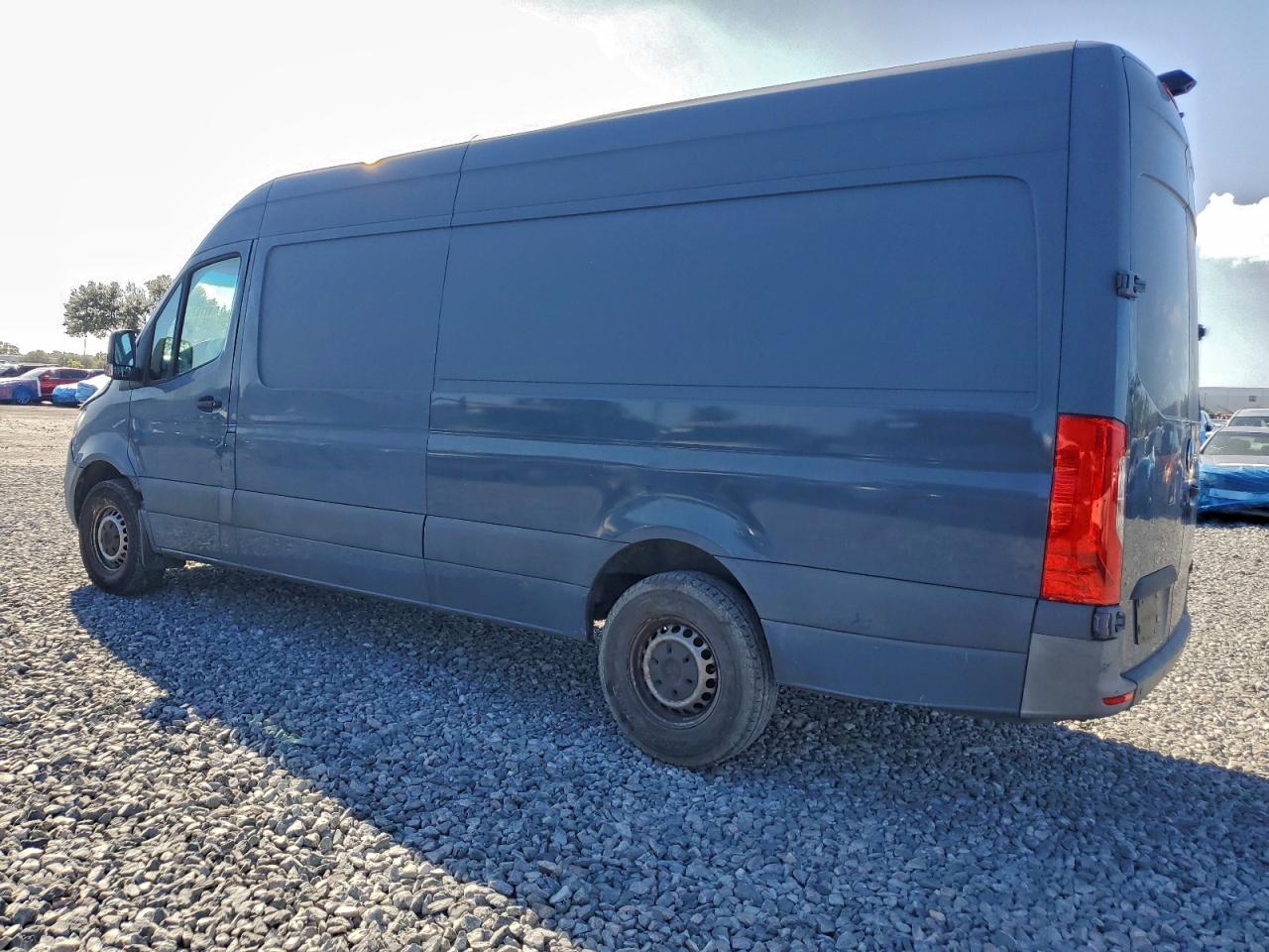 Mercedes-Benz Sprinter 2500/3500 Image 4