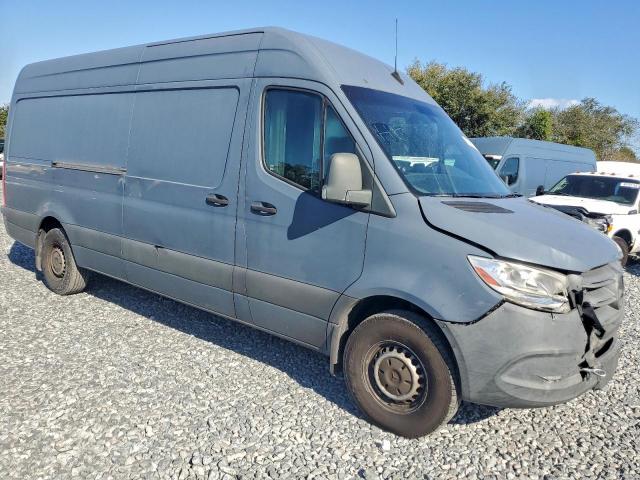 Mercedes-Benz Sprinter 2500/3500 Image 3