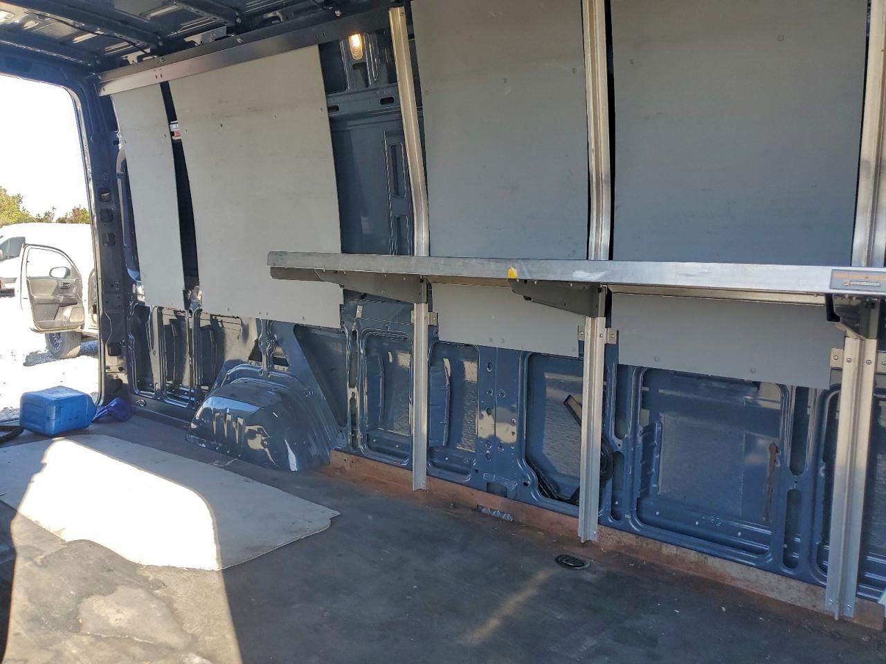 Mercedes-Benz Sprinter 2500/3500 Image 12