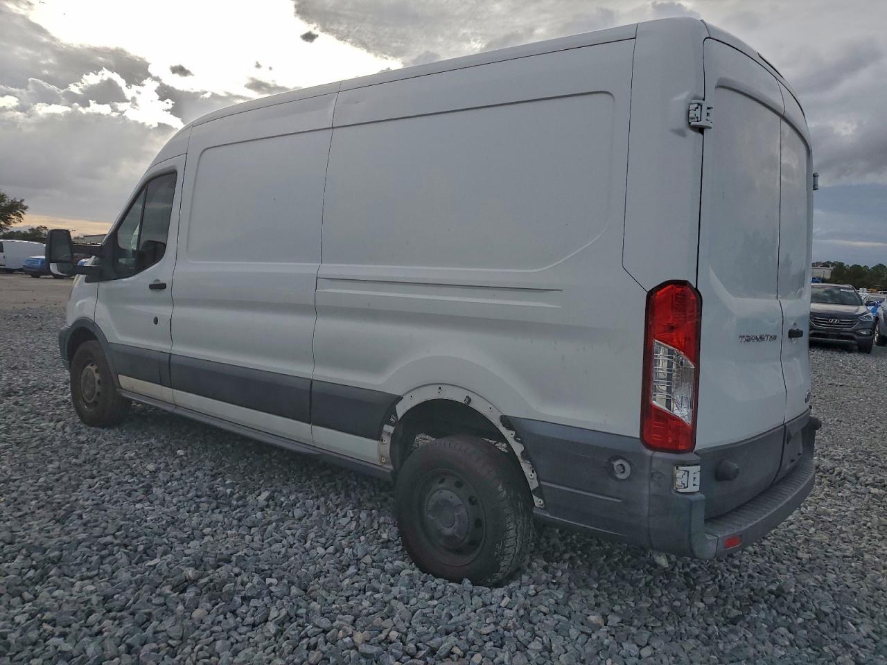 Ford Transit T-250 Image 2
