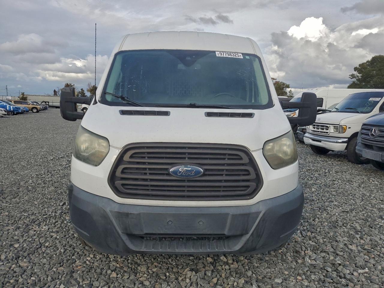 Ford Transit T-250 Image 4