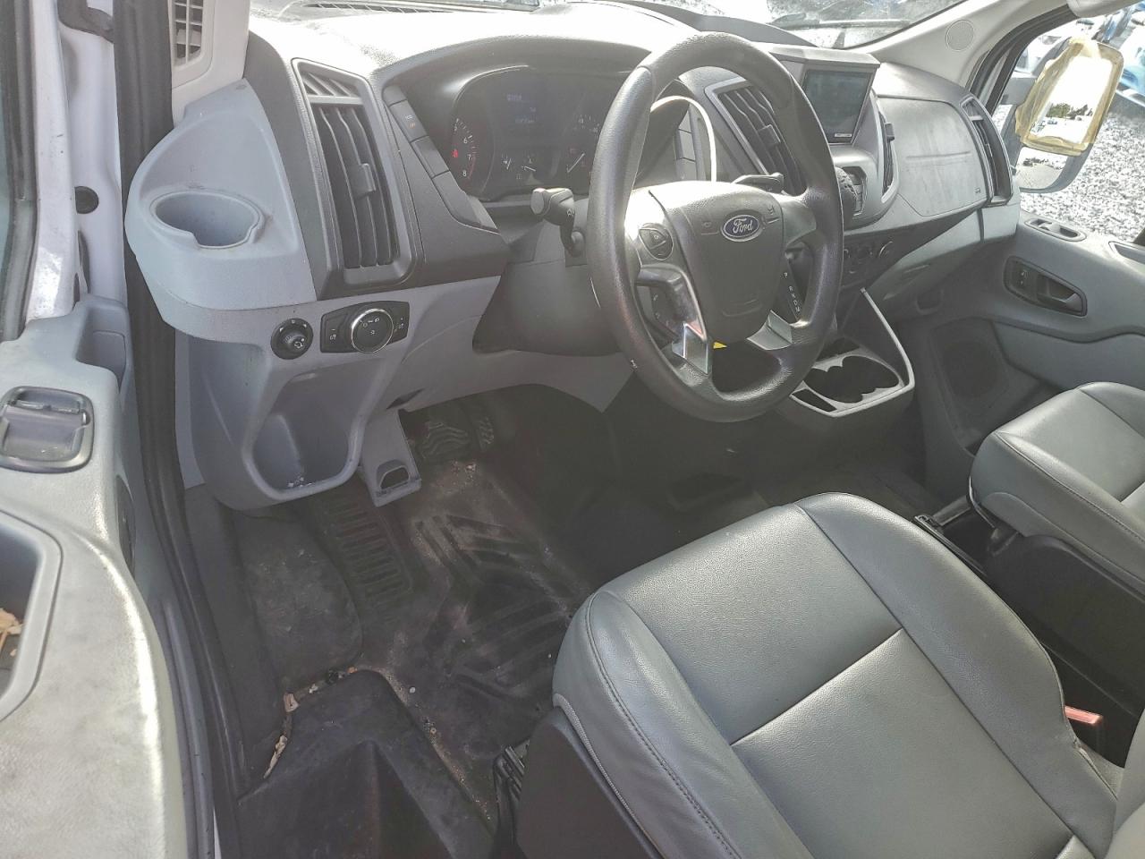 Ford Transit T-250 Image 13