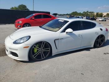  Salvage Porsche Panamera