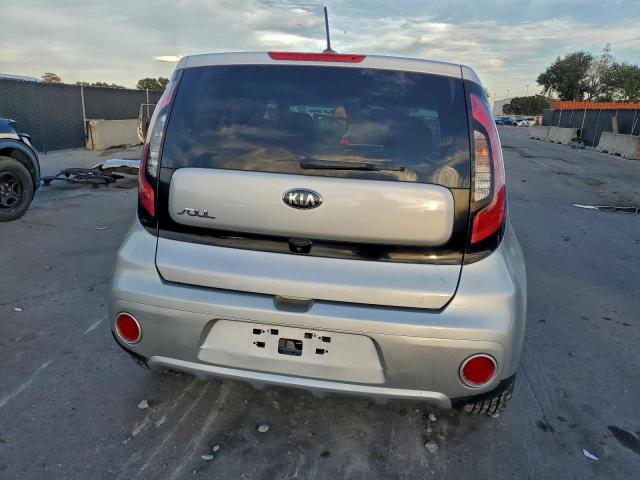 Kia Soul + Image 12
