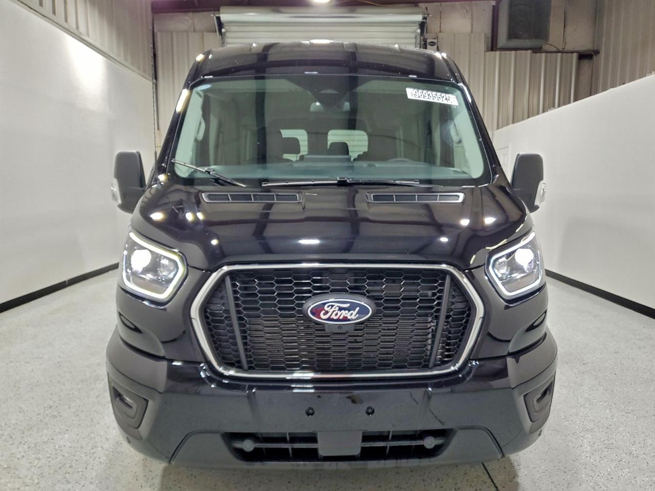 Ford Transit T-350 Image 6