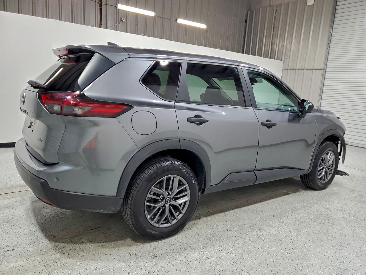 Nissan Rogue S Image 3