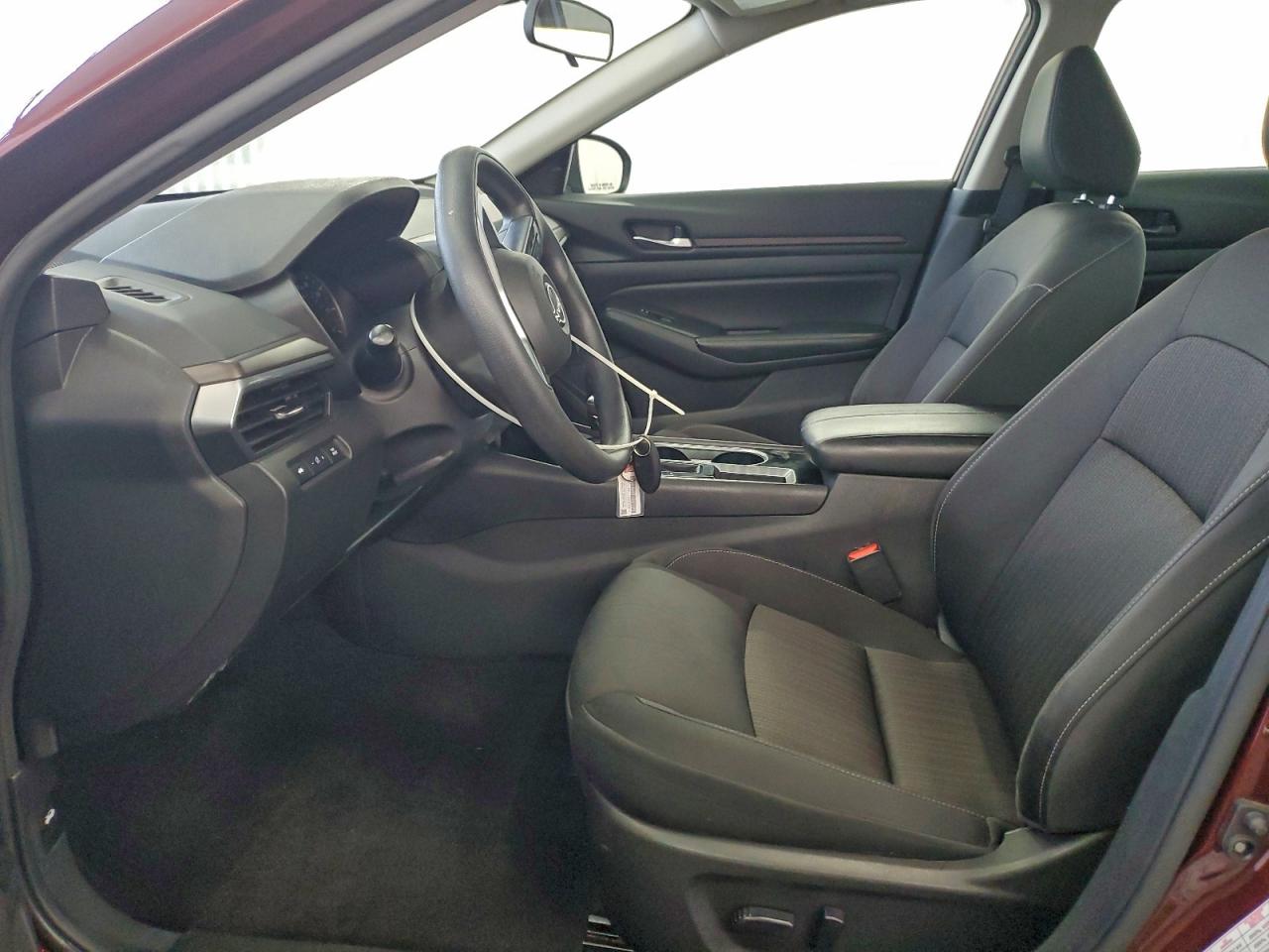 Nissan Altima Sv Image 2