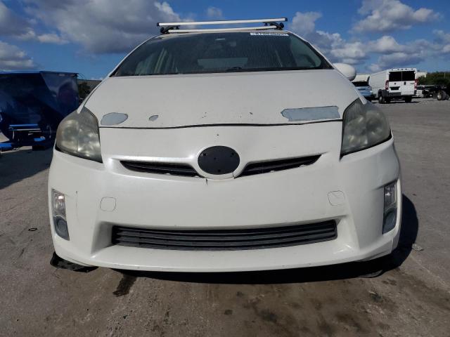 Toyota Prius Image 10