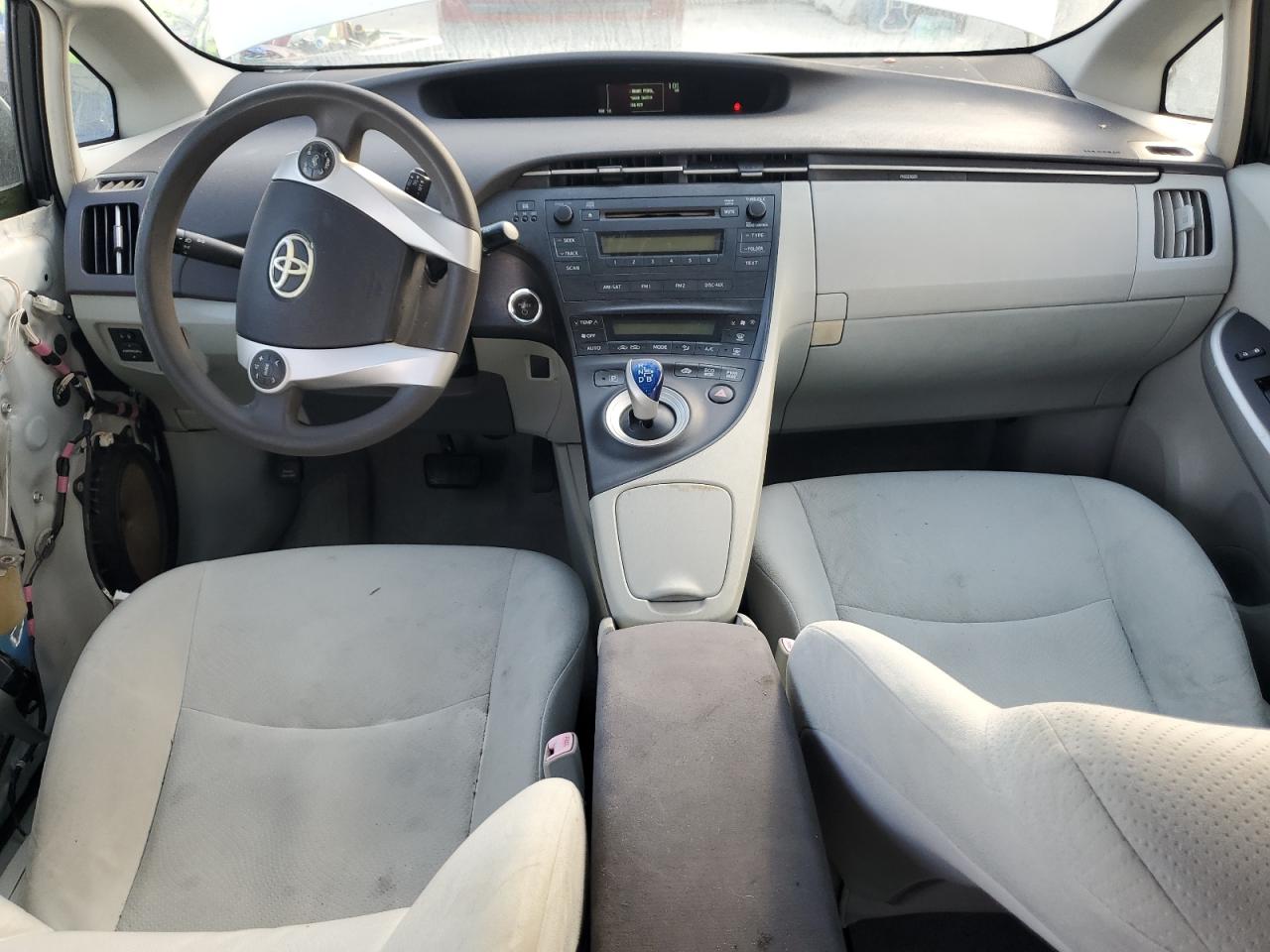 Toyota Prius Image 12