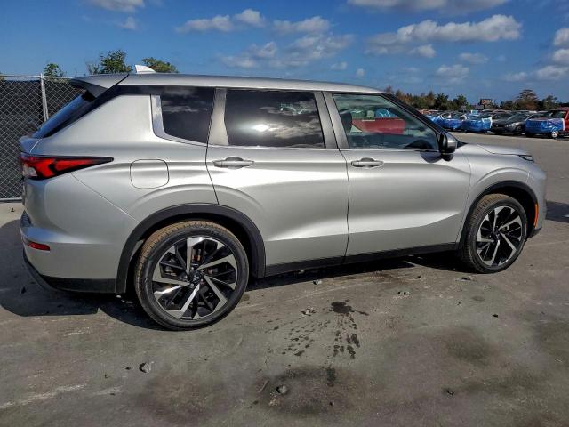 Mitsubishi Outlander Es Image 3