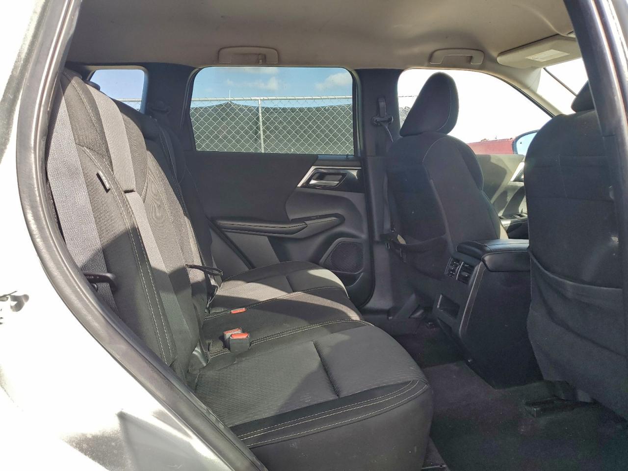 Mitsubishi Outlander Es Image 7