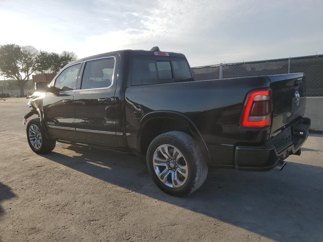 Ram 1500 Limited Image 12