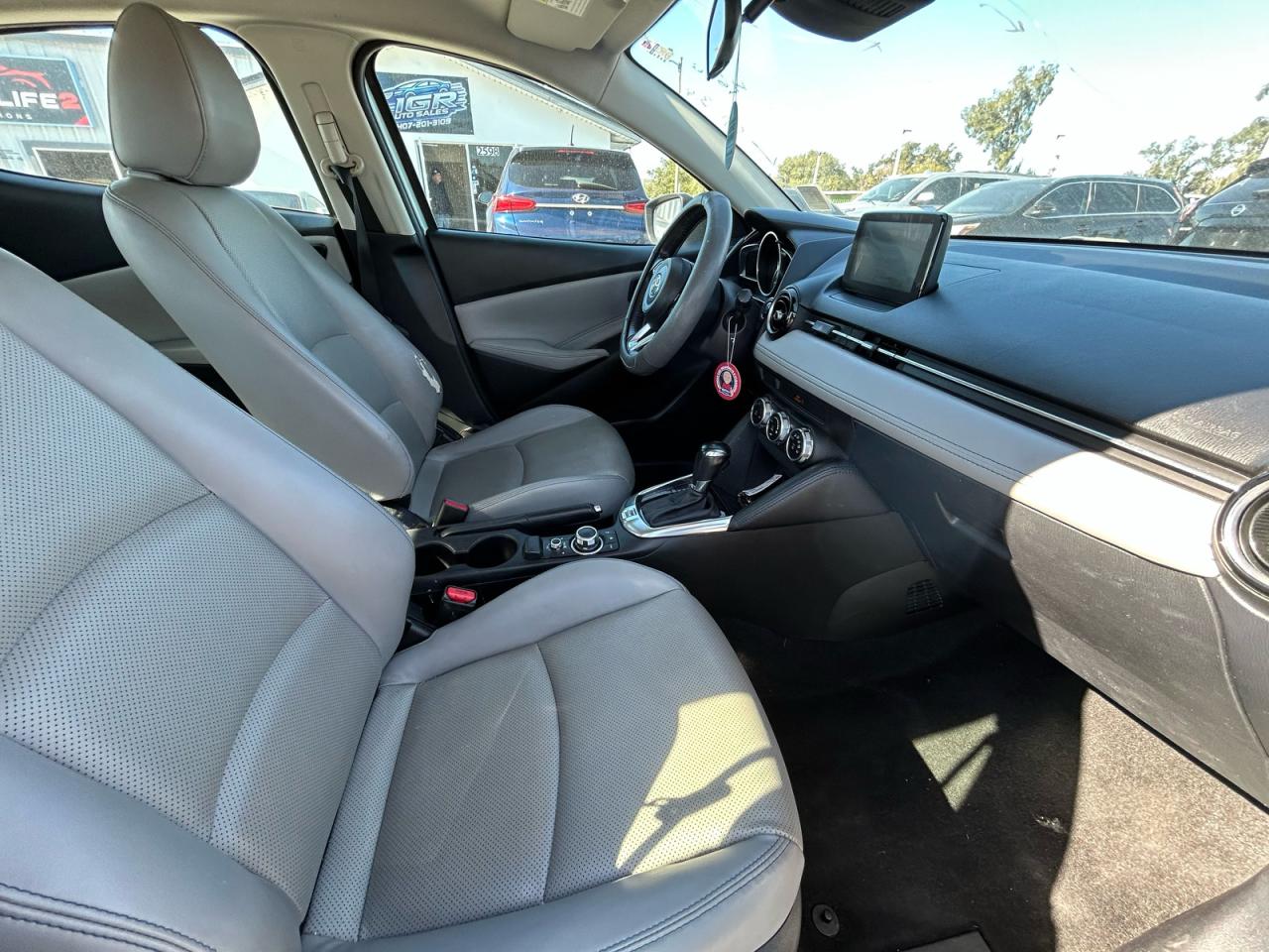 Toyota Yaris L Image 13