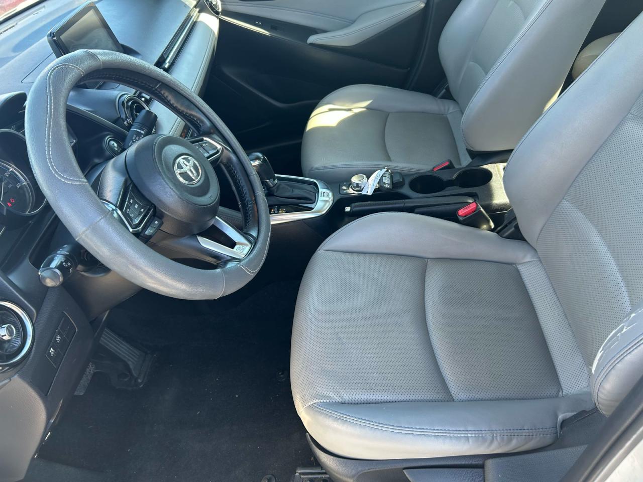 Toyota Yaris L Image 8