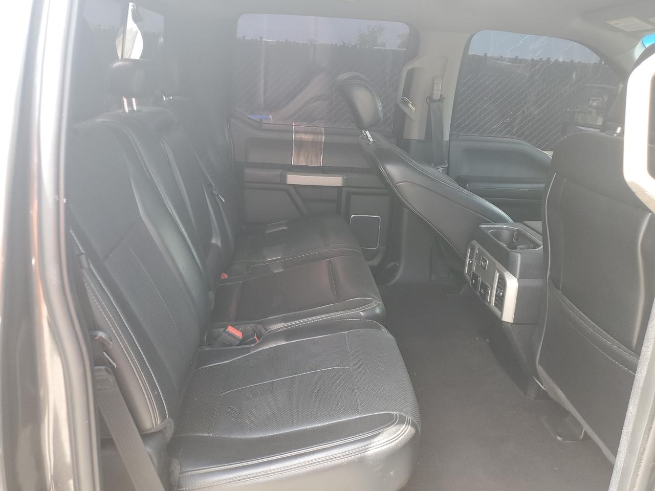 Ford F-150 Supercrew Image 6