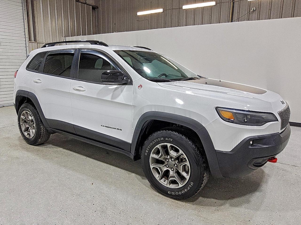 Jeep Cherokee Trailhawk Image 8