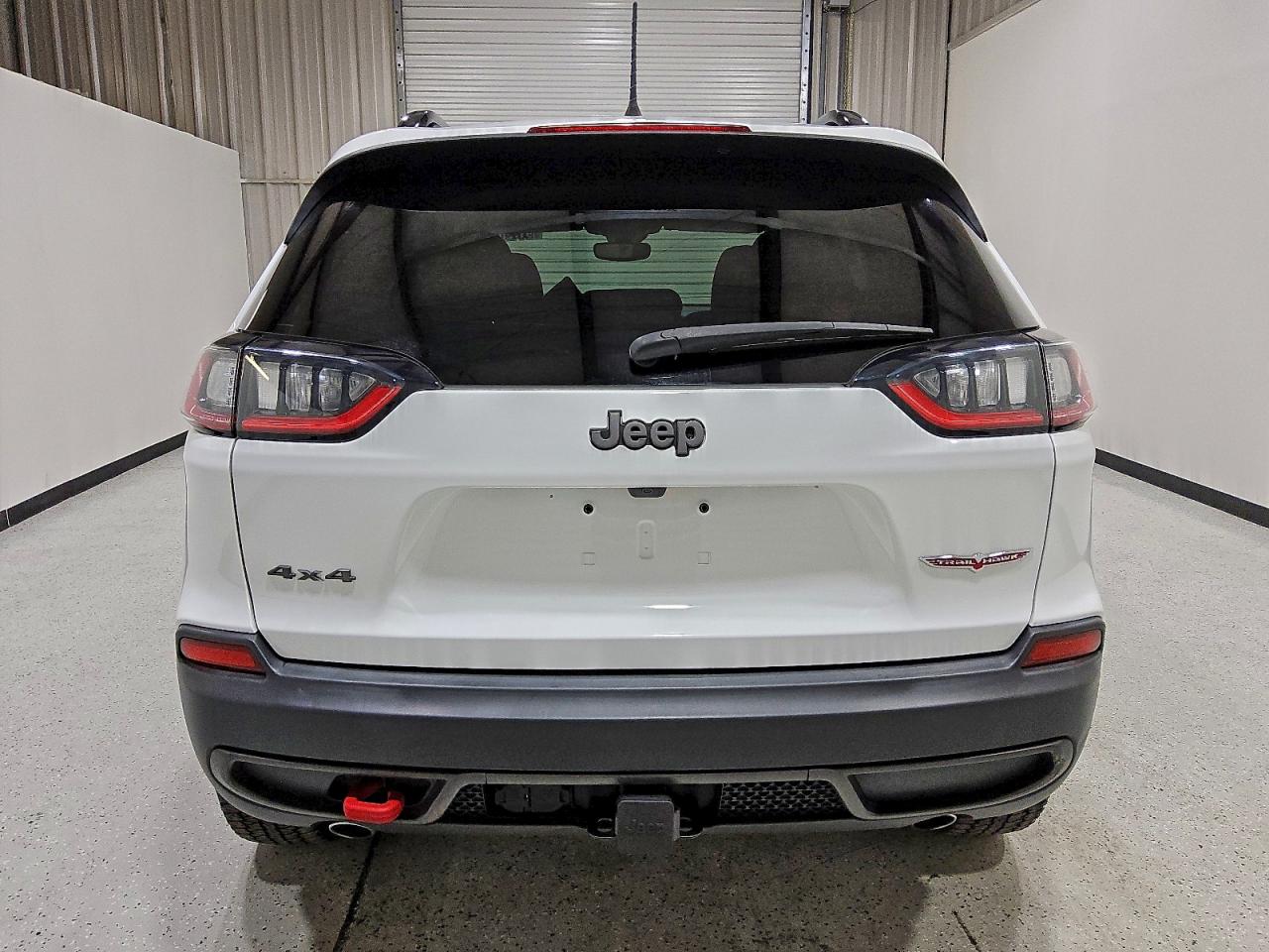 Jeep Cherokee Trailhawk Image 13