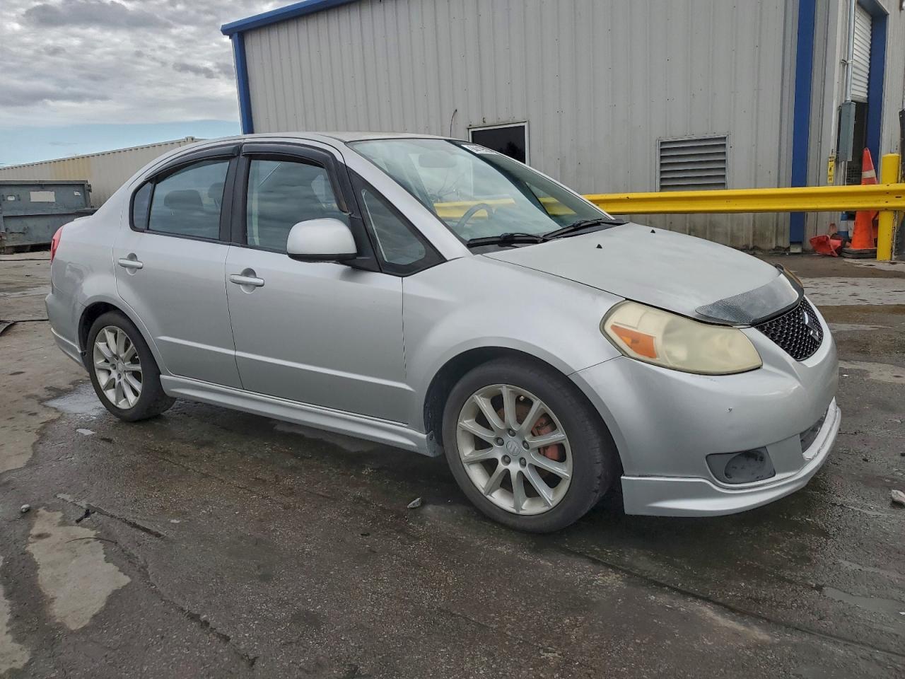 Suzuki SX4 Convenience Image 12