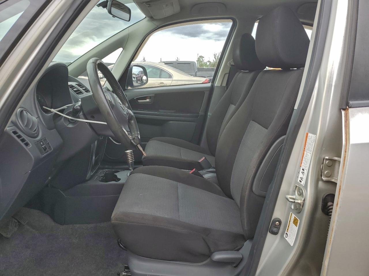 Suzuki SX4 Convenience Image 4