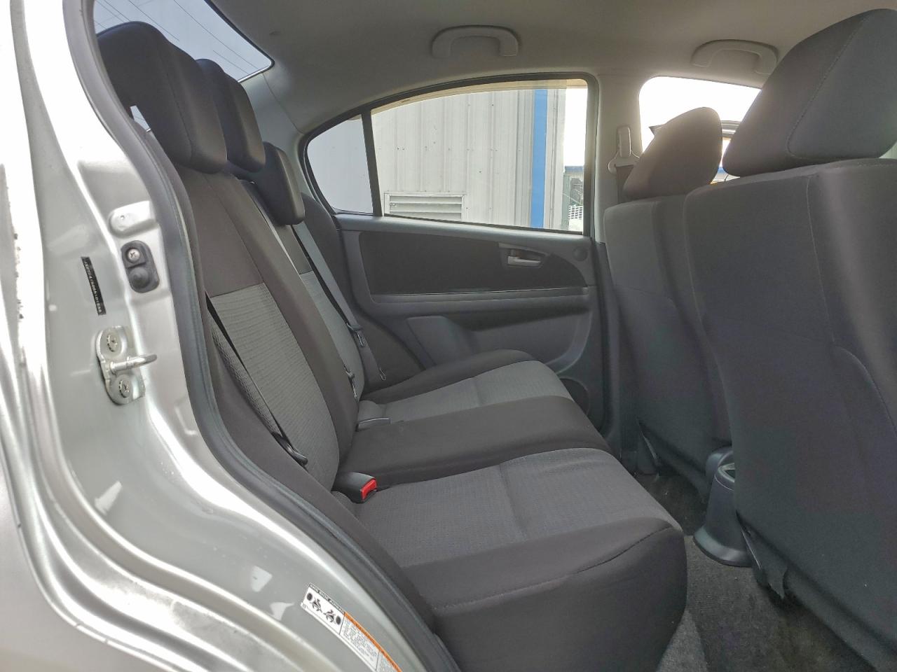 Suzuki SX4 Convenience Image 10