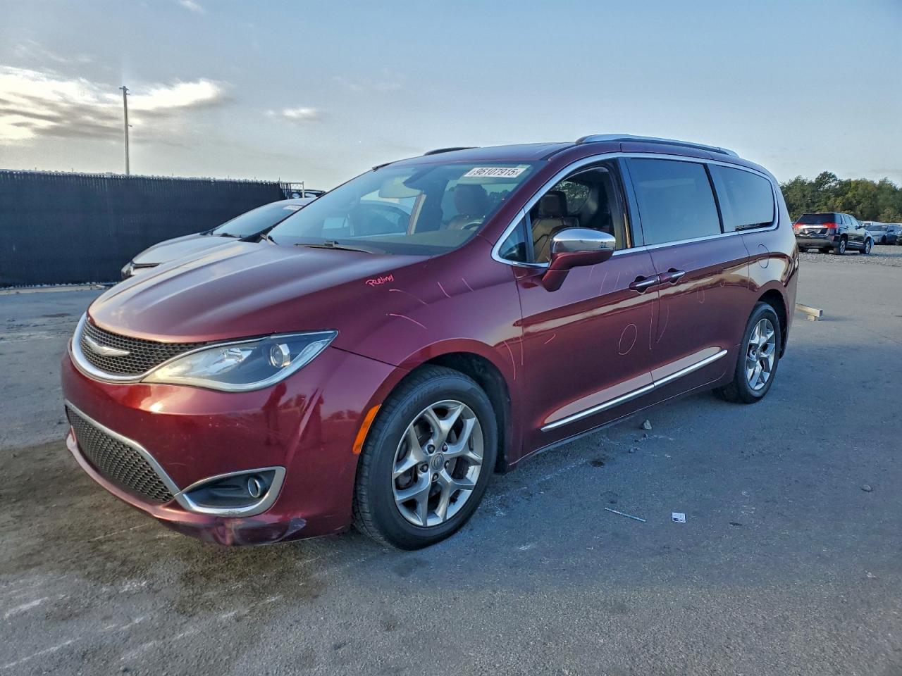 Chrysler Pacifica Limited Image 1