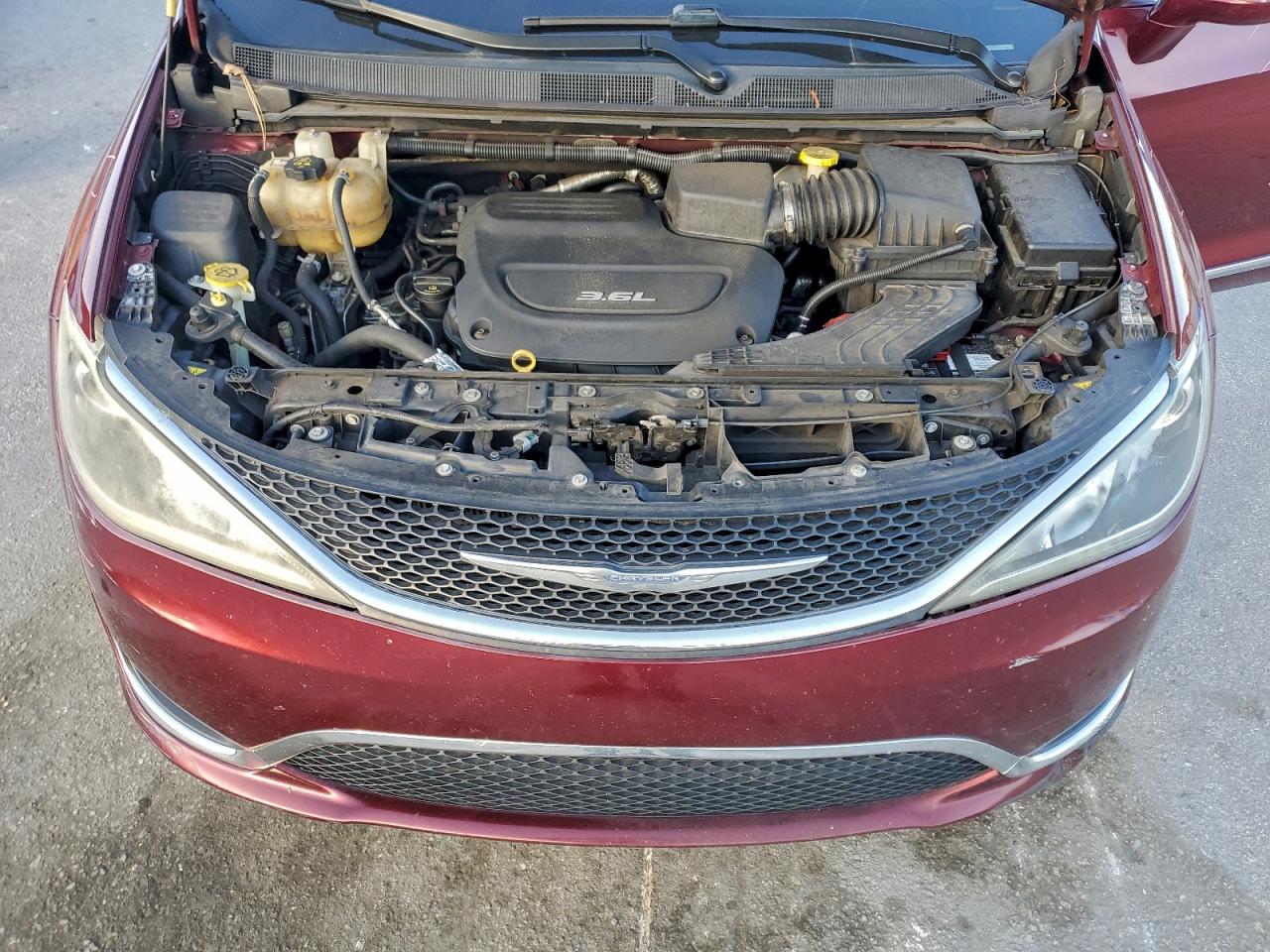 Chrysler Pacifica Limited Image 10