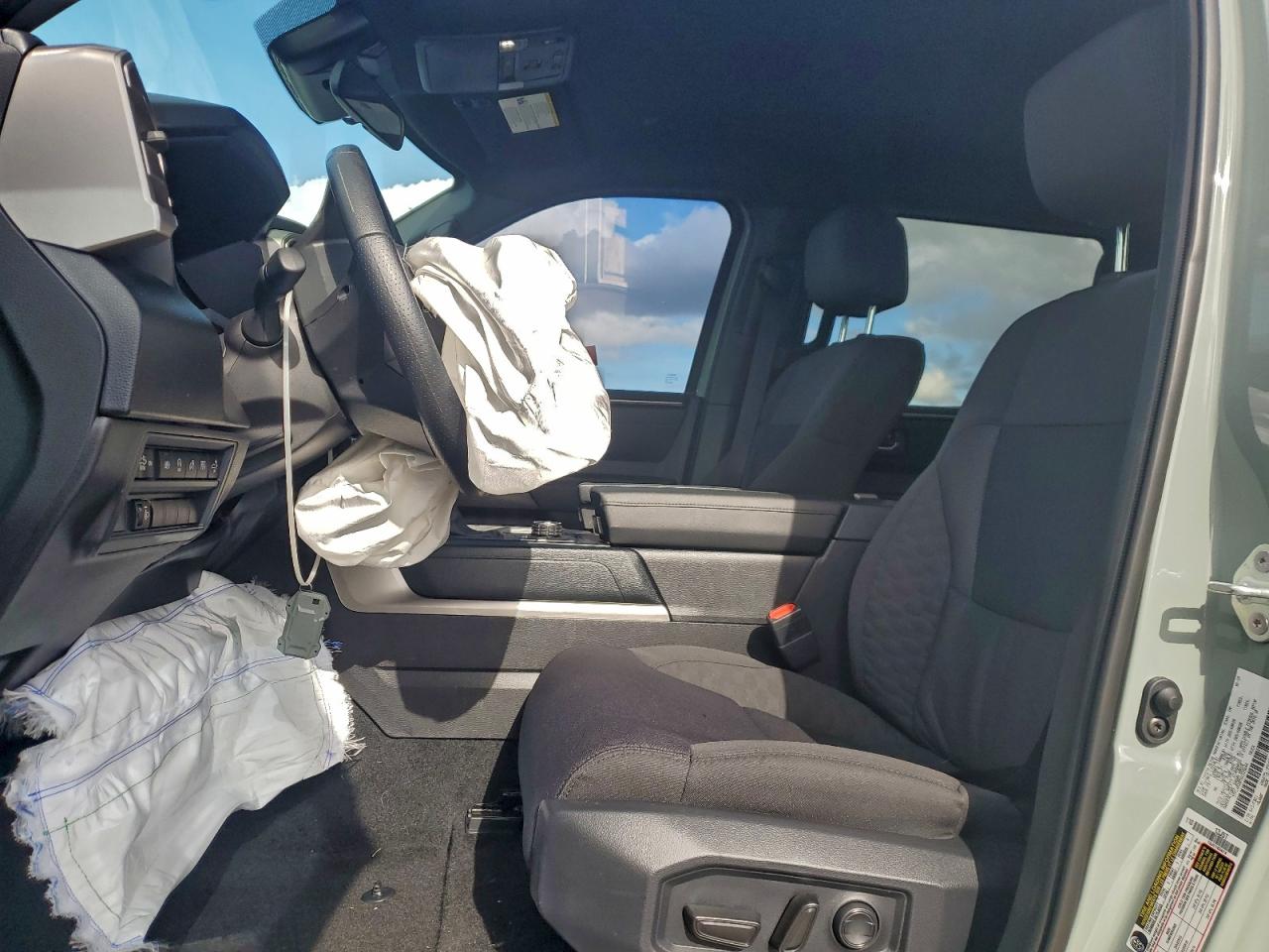 Toyota Tundra Crewmax Sr Image 9